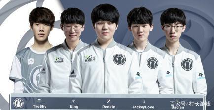 而他完全沉 而他完全沉