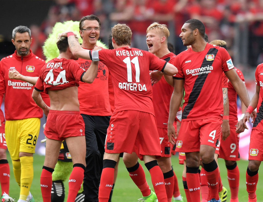 的表現令人 的表現令人