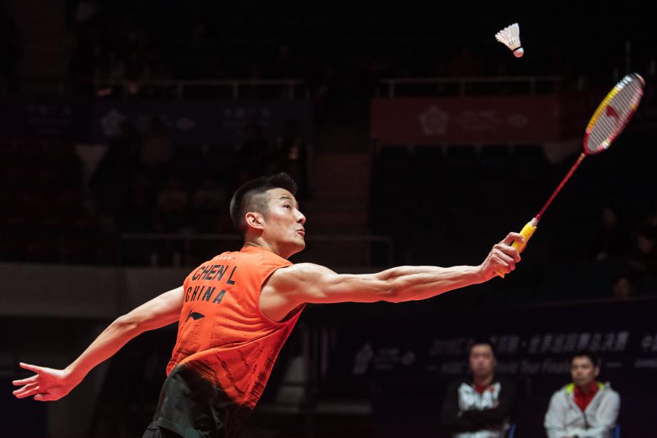 经在定位球 经在定位球