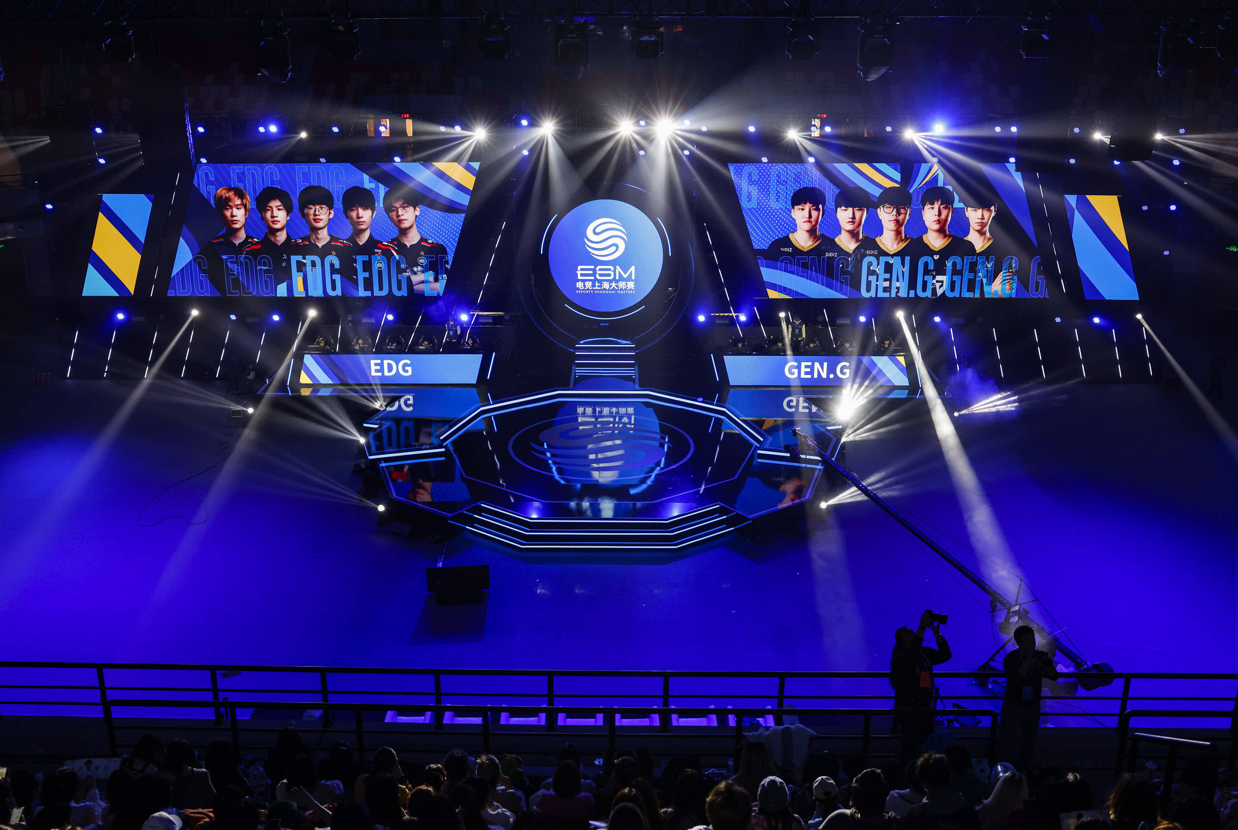 在最近的亚 在最近的亚